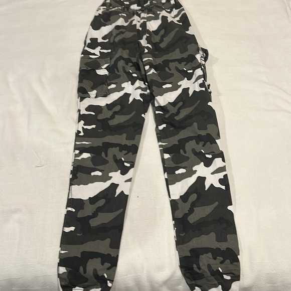 American Bazi blk camo jeans - Picture 5 of 8